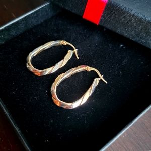 Gorgeous 2 tones 10k earrings